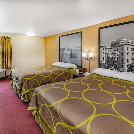 Super 8 By Wyndham Kinder/Coushatta Near Casino Buitenkant foto