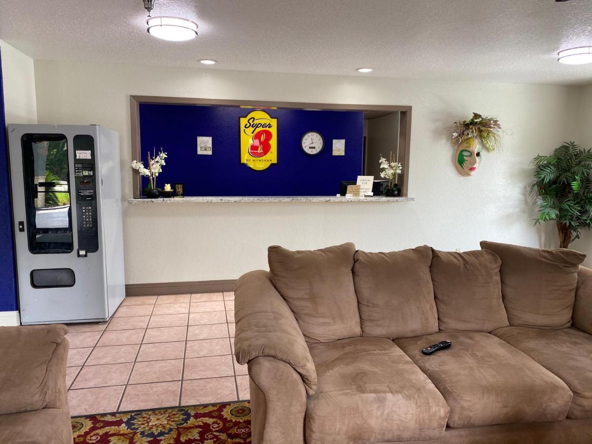 Super 8 By Wyndham Kinder/Coushatta Near Casino Buitenkant foto