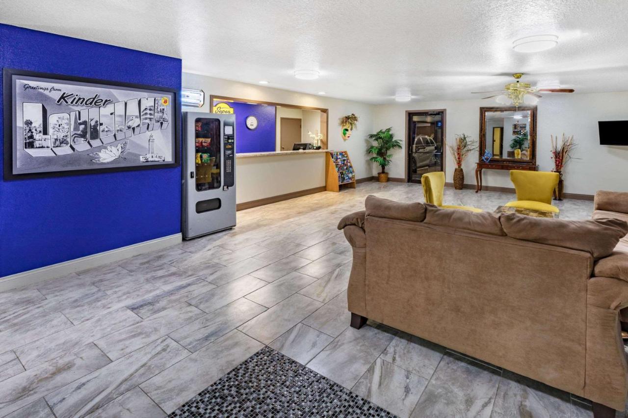 Super 8 By Wyndham Kinder/Coushatta Near Casino Buitenkant foto