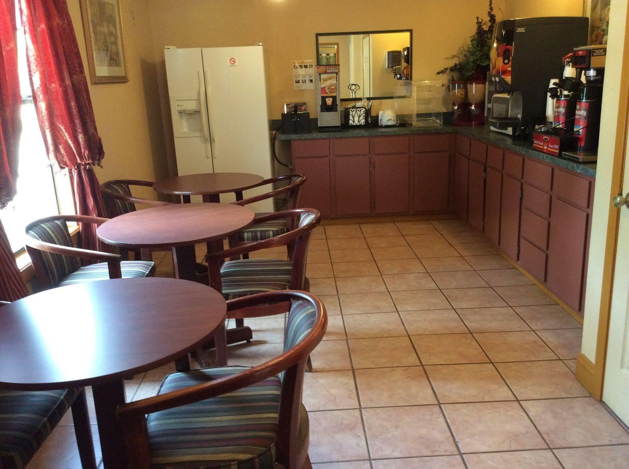 Super 8 By Wyndham Kinder/Coushatta Near Casino Buitenkant foto
